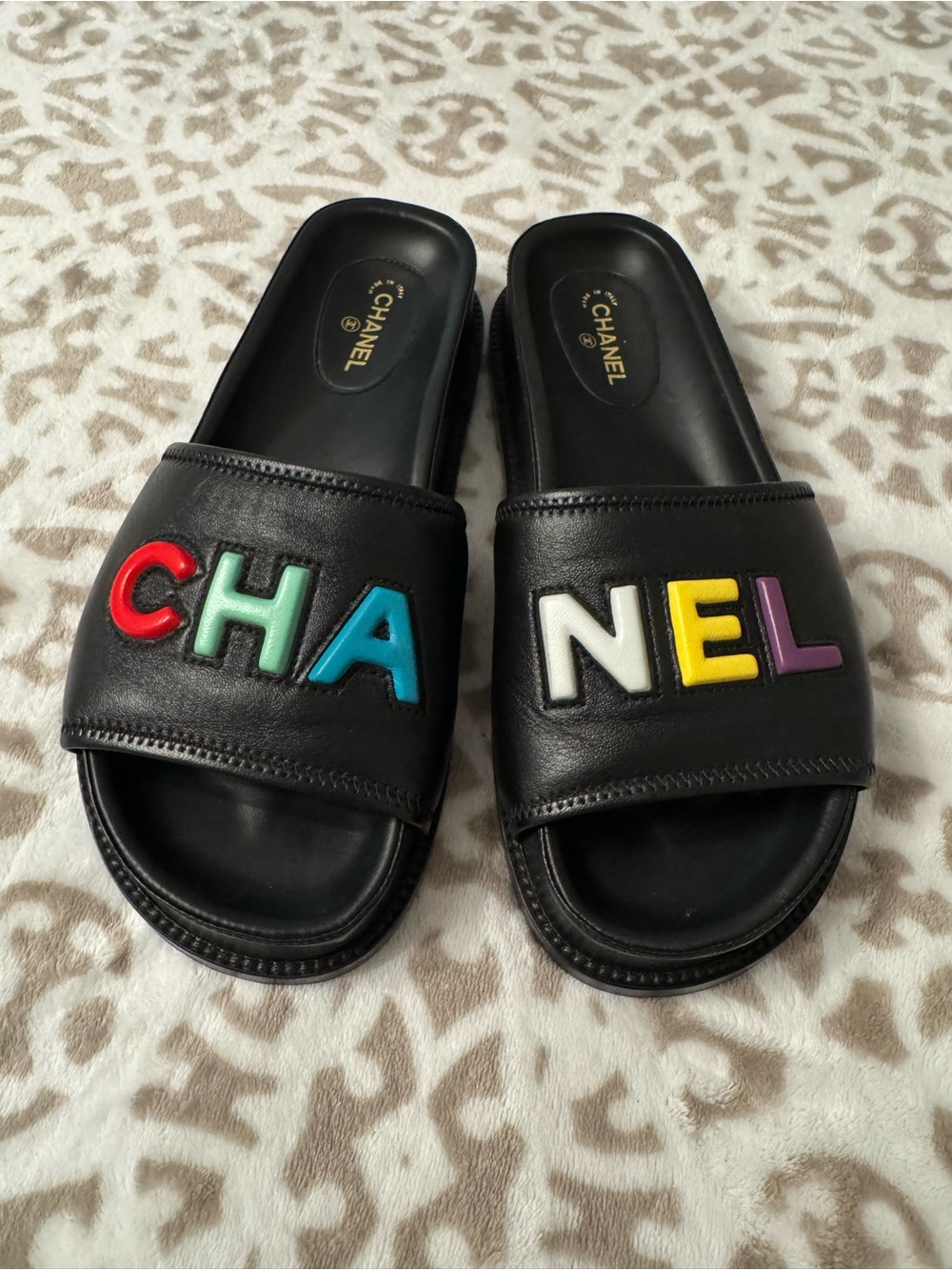 CHANEL ‘22 Black Multicolor Logo Leather Slides 39